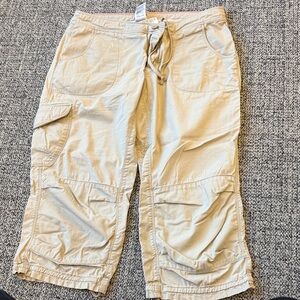 🌸The North Face Women's Tan Cargo Shorts.